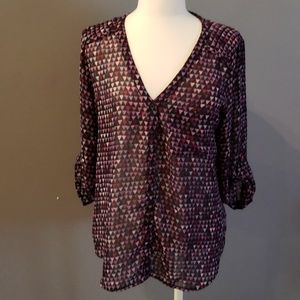 Flowy blouse, nice print triangle pattern